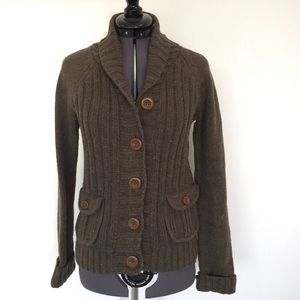 Eddie Bauer grandfather sweater in olive green